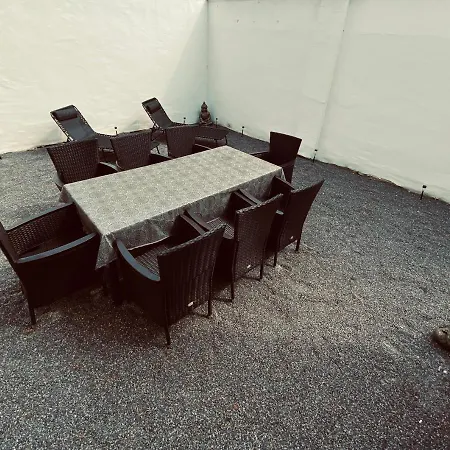 Apartment Traumhaftes 1-zi Mit Gartennutzung Naehe Hbf *