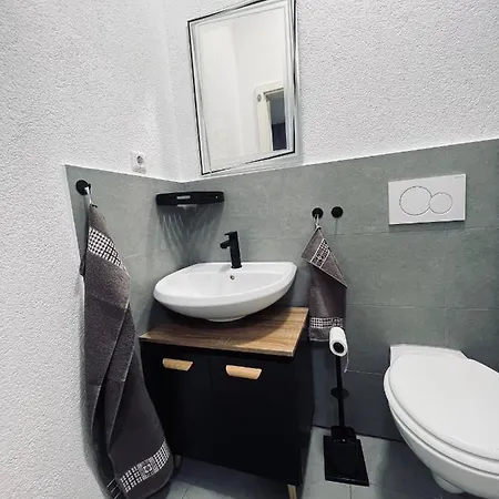 Traumhaftes 1-zi Mit Gartennutzung Naehe Hbf Apartment