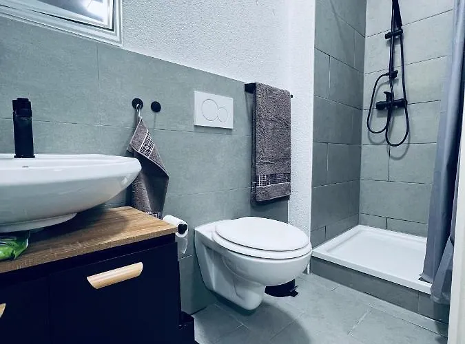 Lejlighed Traumhaftes 1-zi Mit Gartennutzung Naehe Hbf Krefeld